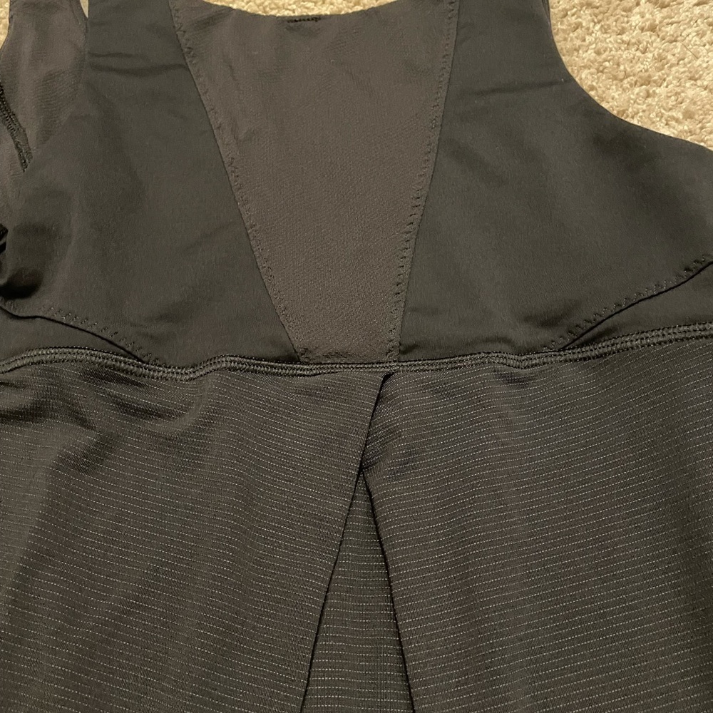 Lululemon black workout top